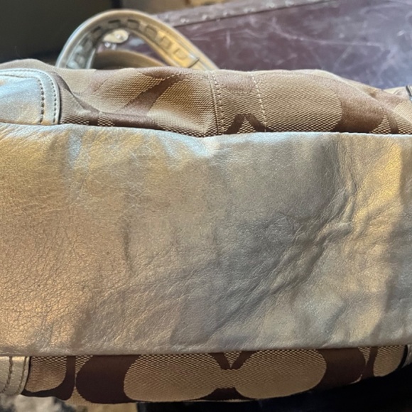 Coach  purse - Picture 4 of 5